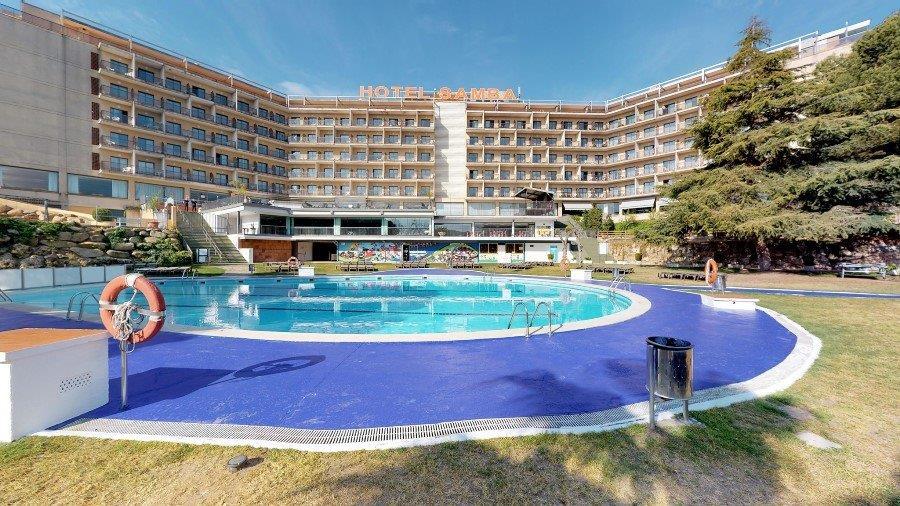Hiszpania parki rozrywki Lloret de Mar obóz młodzieżowy 2024 Europa Park Gardaland hotel Samba