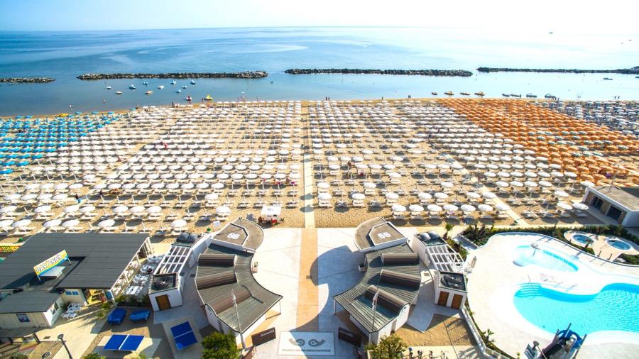 Cattolica plaza.jpg